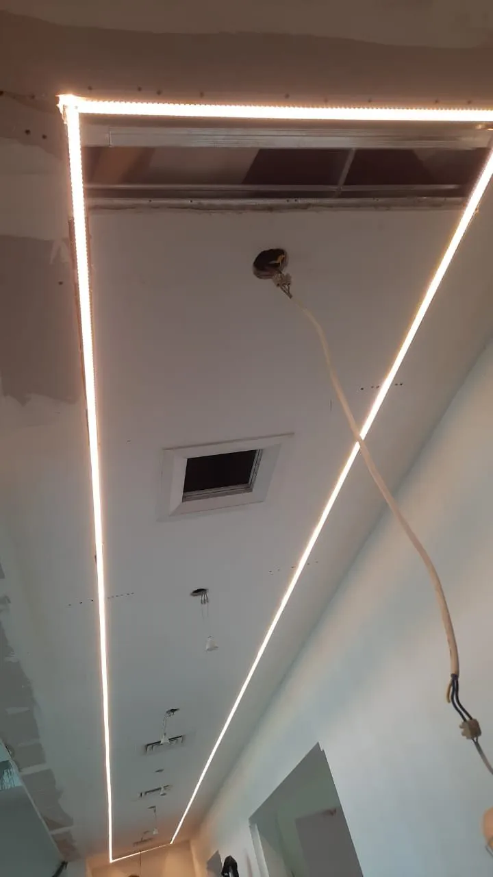 False Ceiling with Linear LED Lights – Gypsum & False Ceiling in Dubai by Pasupati Technical Services